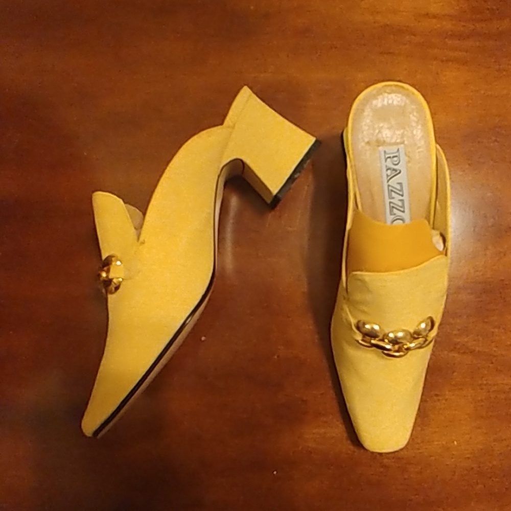 Women's shoes